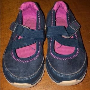 Surprize size 5 navy shoes